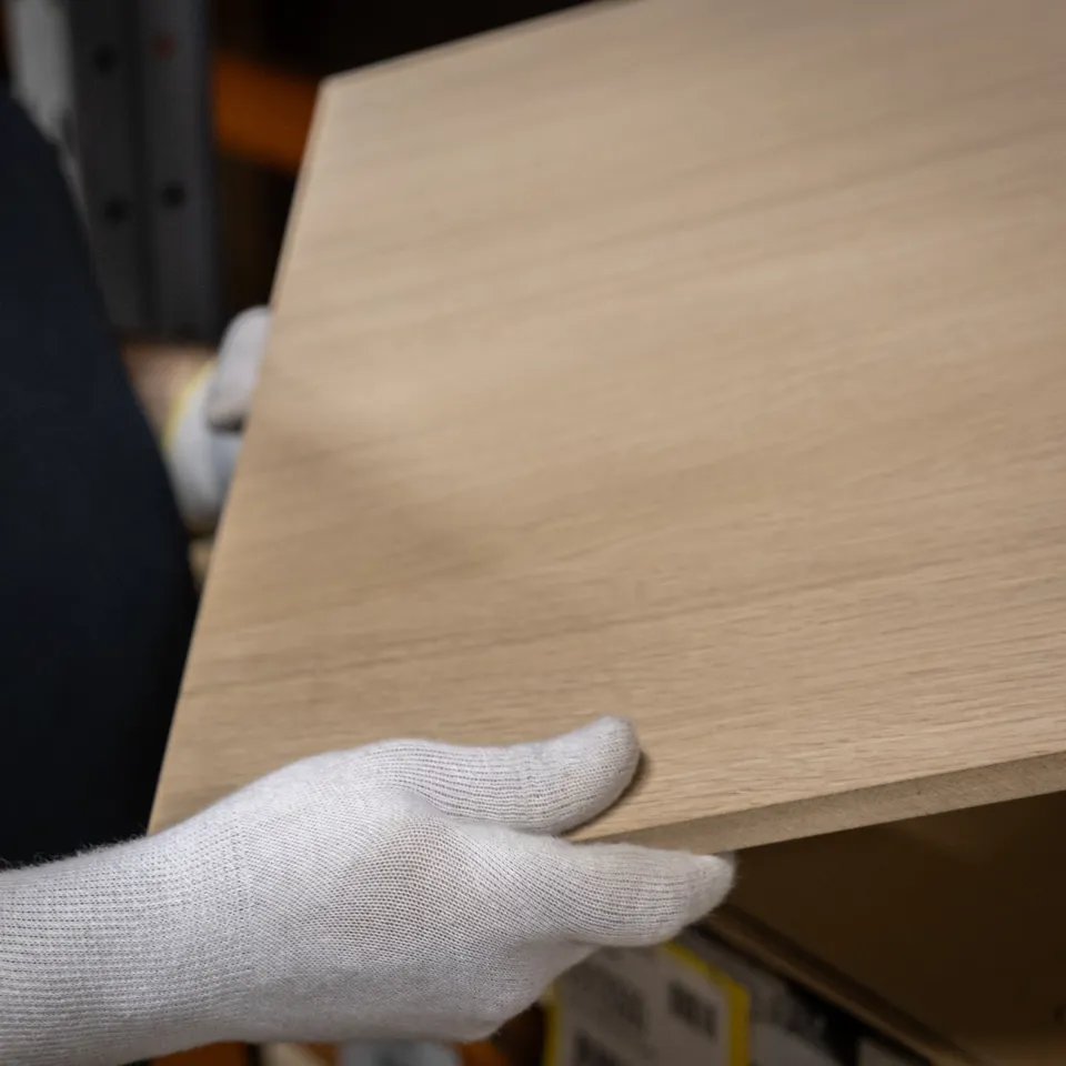 Treplate håndholdt med hanske